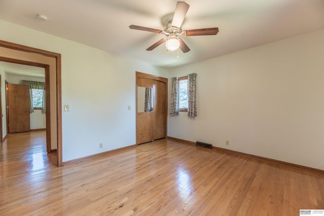 5718 Willit Street, Omaha, NE 68152
