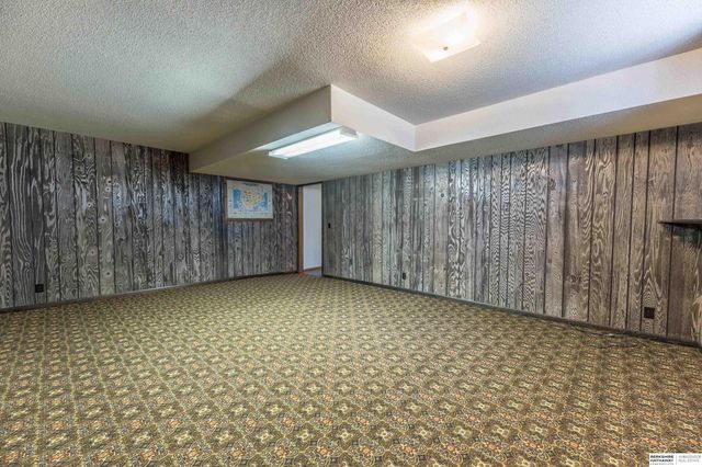 5718 Willit Street, Omaha, NE 68152
