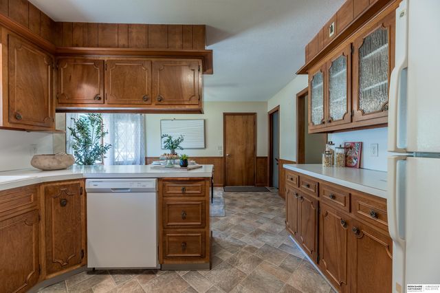 5718 Willit Street, Omaha, NE 68152