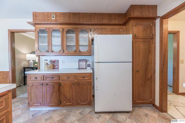 5718 Willit Street, Omaha, NE 68152