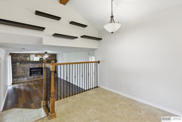 303 Overland Trail, Papillion, NE 68046