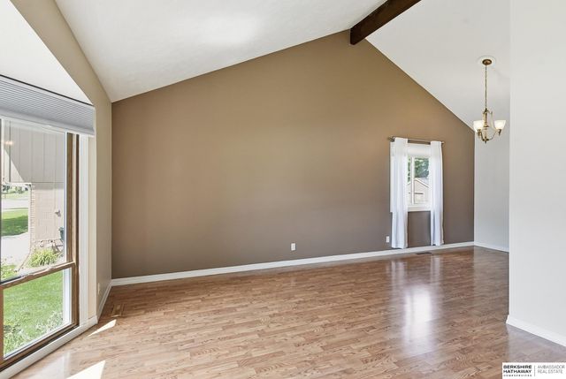 303 Overland Trail, Papillion, NE 68046