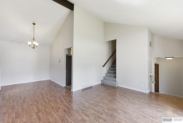 303 Overland Trail, Papillion, NE 68046