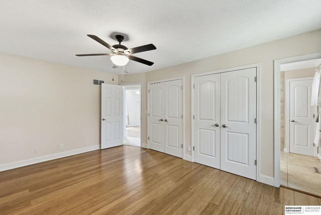 303 Overland Trail, Papillion, NE 68046