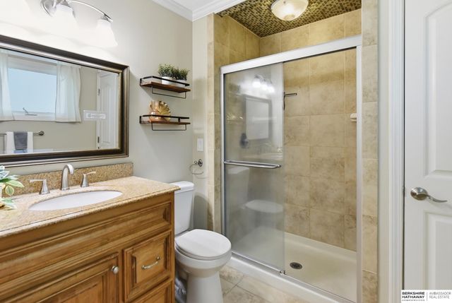 303 Overland Trail, Papillion, NE 68046