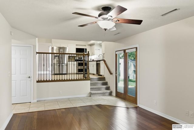 303 Overland Trail, Papillion, NE 68046