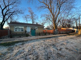 15545 Lincoln Avenue, Harvey, IL 60426