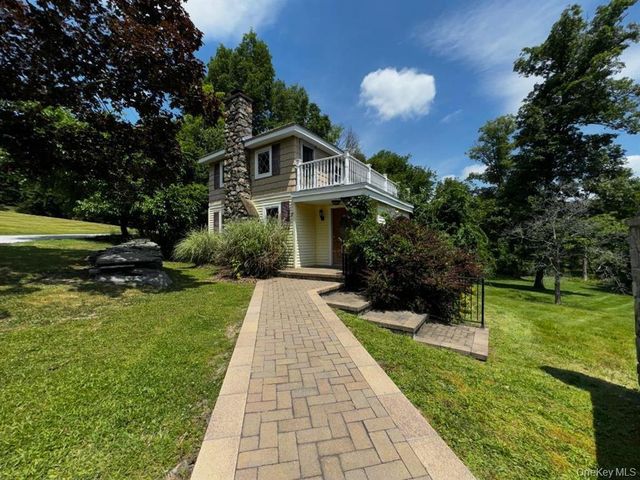 8 Lake Avenue, Monroe, NY 10950