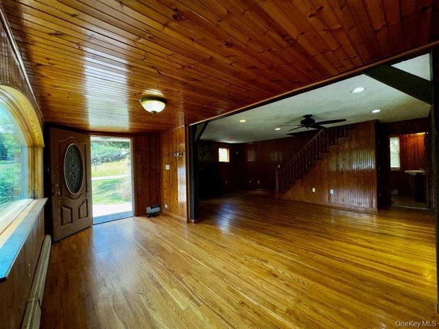 8 Lake Avenue, Monroe, NY 10950