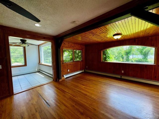 8 Lake Avenue, Monroe, NY 10950