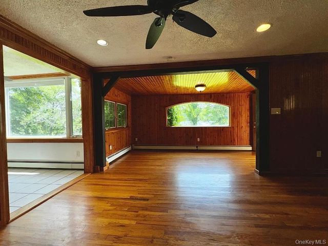 8 Lake Avenue, Monroe, NY 10950