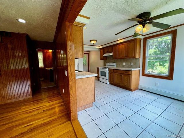 8 Lake Avenue, Monroe, NY 10950