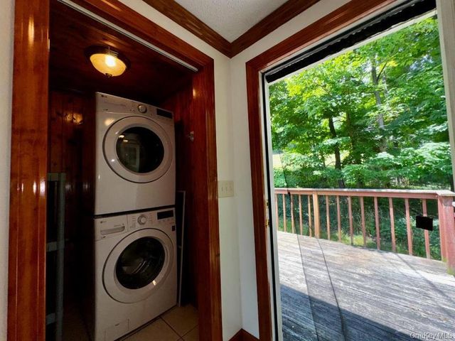 8 Lake Avenue, Monroe, NY 10950