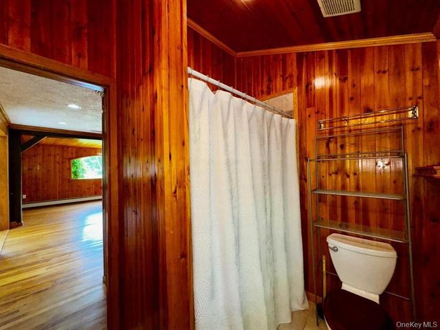 8 Lake Avenue, Monroe, NY 10950