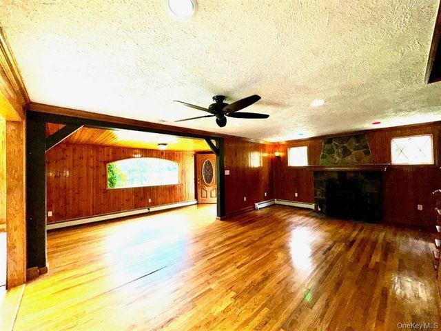 8 Lake Avenue, Monroe, NY 10950