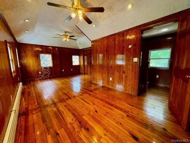 8 Lake Avenue, Monroe, NY 10950