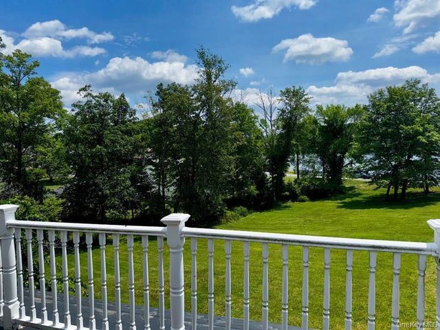 8 Lake Avenue, Monroe, NY 10950