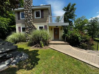 8 Lake Avenue, Monroe, NY 10950