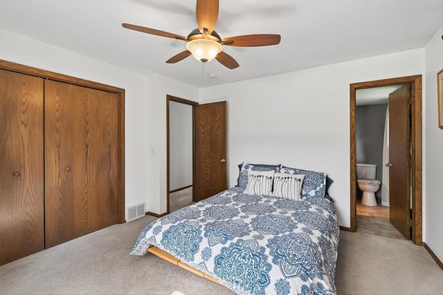 6004 69th Avenue N, Brooklyn Park, MN 55429