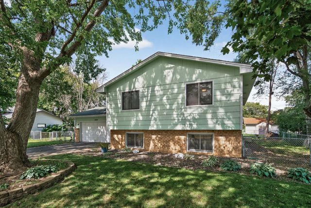 6004 69th Avenue N, Brooklyn Park, MN 55429