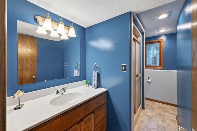 6004 69th Avenue N, Brooklyn Park, MN 55429