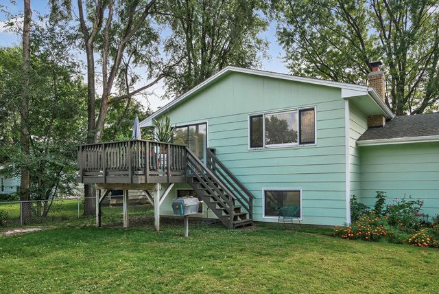 6004 69th Avenue N, Brooklyn Park, MN 55429