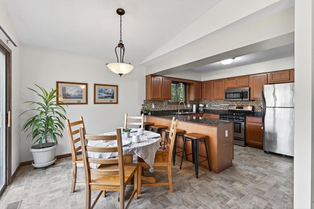 6004 69th Avenue N, Brooklyn Park, MN 55429