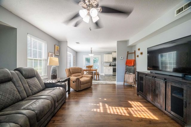 60 Boulder Drive, Southside, AR 72501