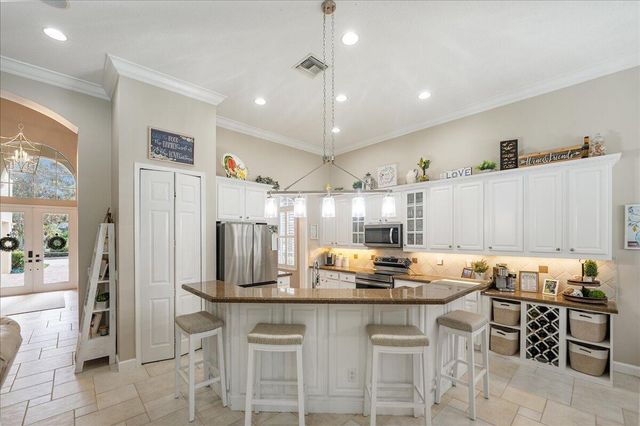 8809 Champions Way, Port St. Lucie, FL 34986