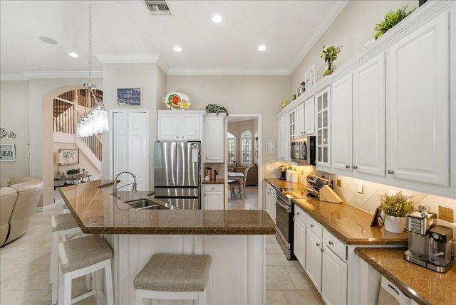 8809 Champions Way, Port St. Lucie, FL 34986