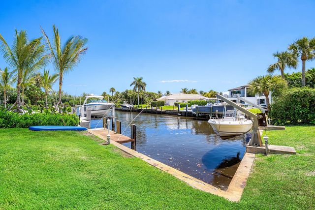 920 Emerald Row, Gulf Stream, FL 33483