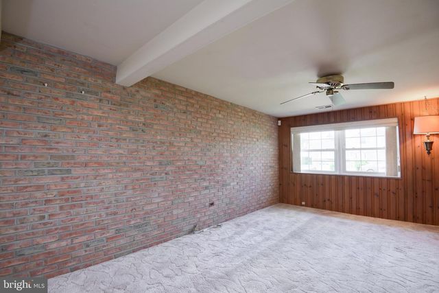 831 REGINA ST, Philadelphia, PA 19116