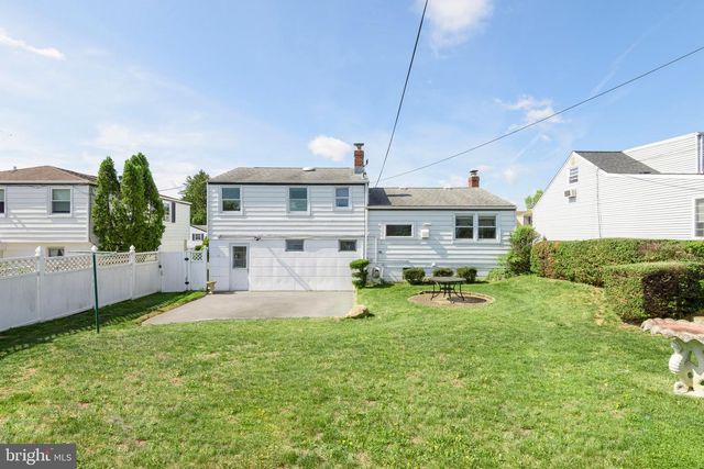 831 REGINA ST, Philadelphia, PA 19116