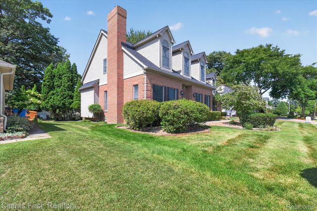 2912 Tanglewood Drive, Wayne, MI 48184