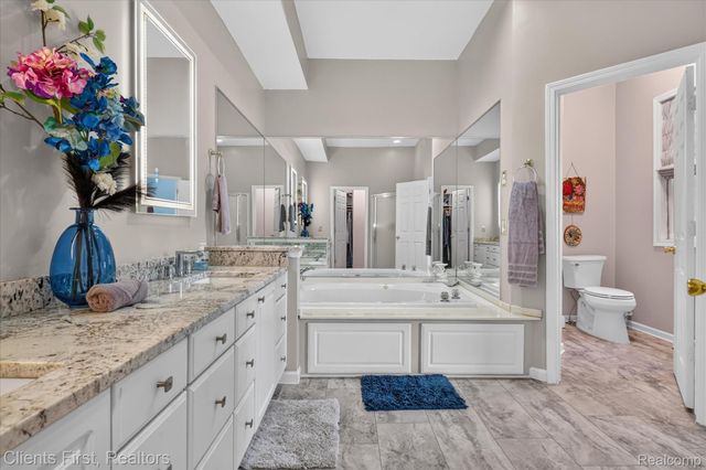 2912 Tanglewood Drive, Wayne, MI 48184