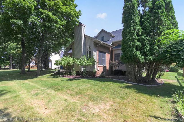 2912 Tanglewood Drive, Wayne, MI 48184