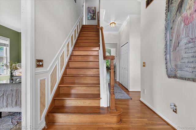 2912 Tanglewood Drive, Wayne, MI 48184