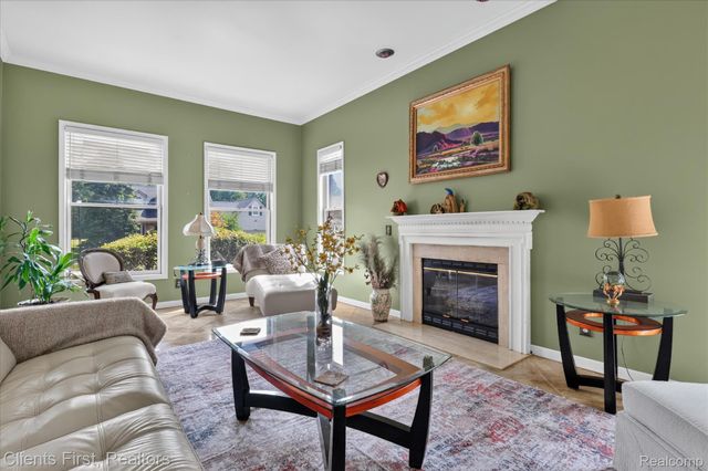2912 Tanglewood Drive, Wayne, MI 48184