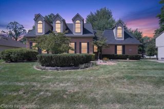 2912 Tanglewood Drive, Wayne, MI 48184