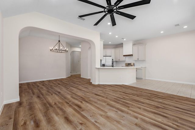 42 Camber Pine Place, The Woodlands, TX 77382