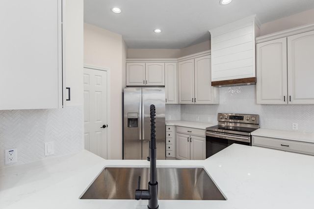 42 Camber Pine Place, The Woodlands, TX 77382