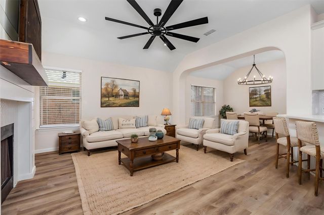 42 Camber Pine Place, The Woodlands, TX 77382