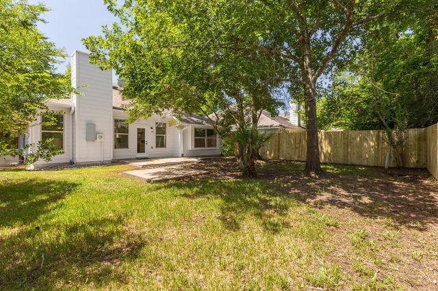 42 Camber Pine Place, The Woodlands, TX 77382