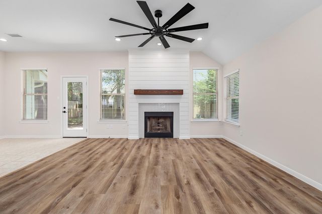 42 Camber Pine Place, The Woodlands, TX 77382