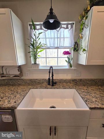 6014 STUBBS BRIDGE RD, Mineral, VA 23117