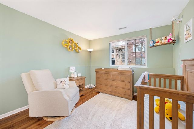 240 Devoe Drive, Oswego, IL 60543