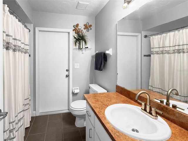 2042 COUNTRY MEADOWS PLACE, Sarasota, FL 34235