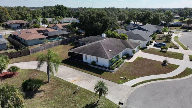 2042 COUNTRY MEADOWS PLACE, Sarasota, FL 34235