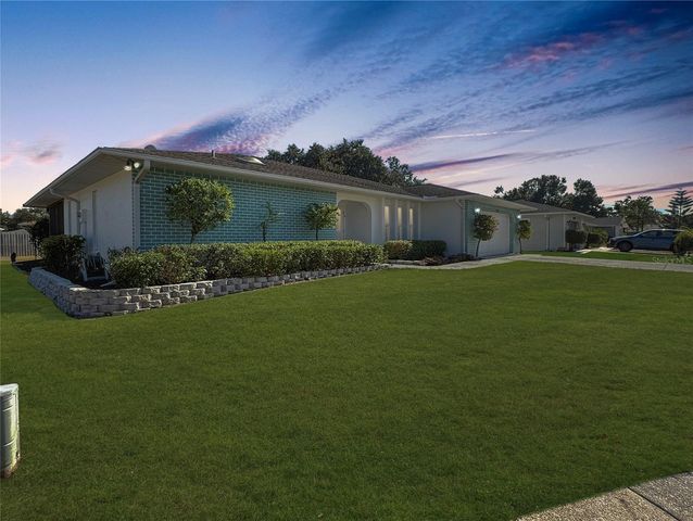 2042 COUNTRY MEADOWS PLACE, Sarasota, FL 34235