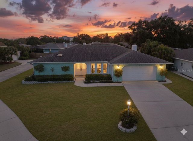 2042 COUNTRY MEADOWS PLACE, Sarasota, FL 34235